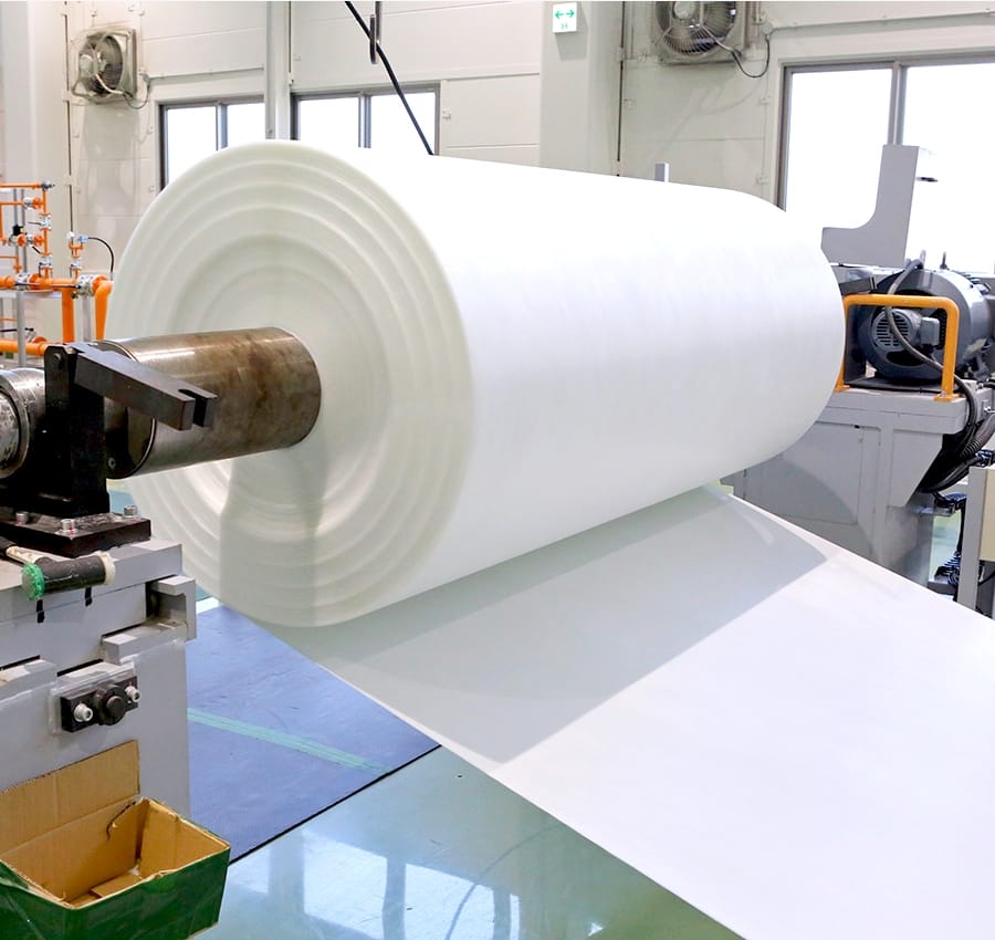 分散製法巻き取り・仕上げの様子